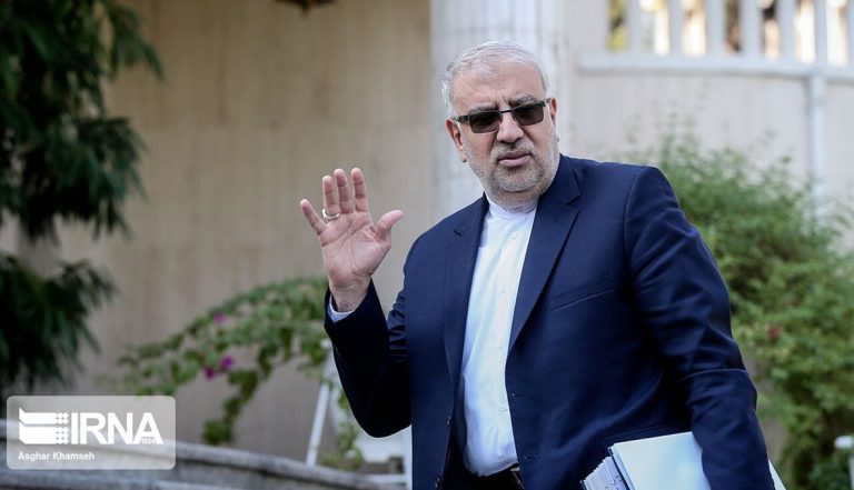 إصابة وزير النفط الإيراني بأزمة قلبية وحالته مستقرة