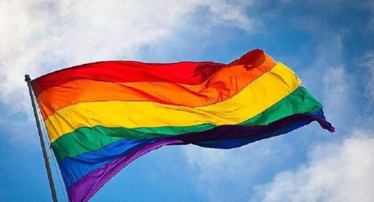 بعد اعتراض إسلامي.. واشنطن تلغي زيارة مبعوثة مجتمع “الميم” لإندونيسيا