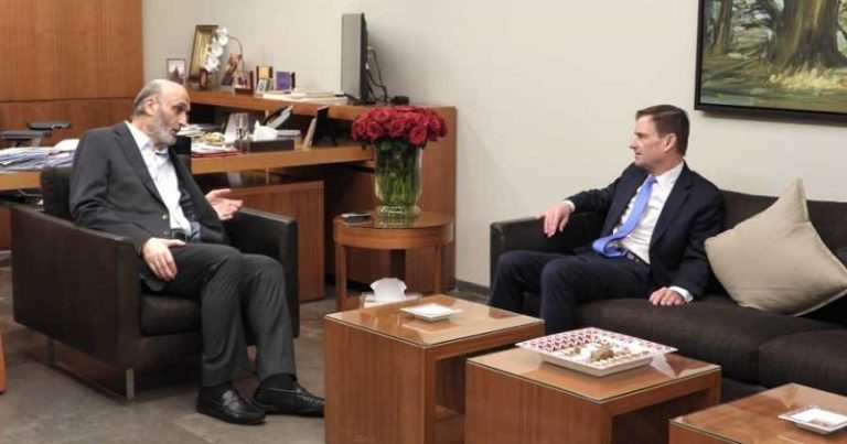 جعجع يلتقي هيل: للتغيير الجذري!