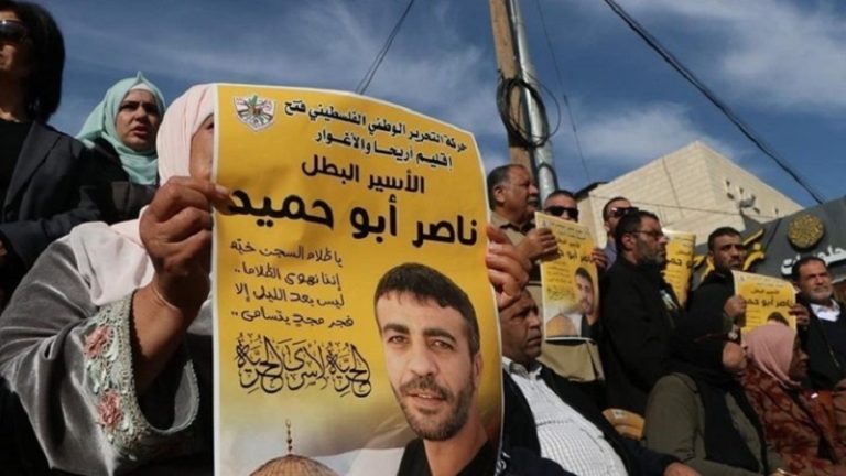 الأسير المريض ناصر أبو حميد يلفظ أنفاسه الأخيرة