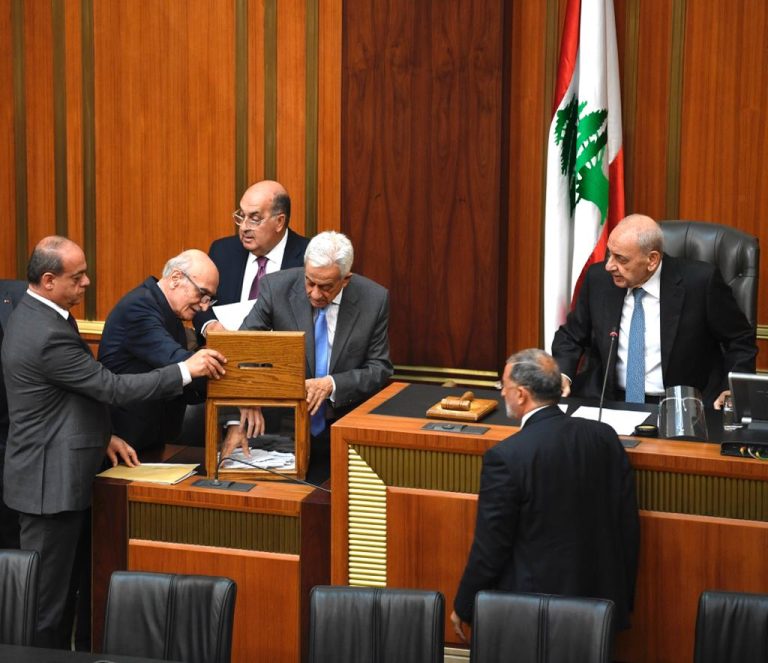 الجلسة التاسعة لانتخاب رئيس كسابقاتها.. وهكذا توزعت الاصوات!