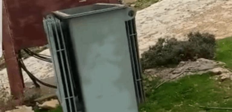 سرقة كابلات محول كهرباء الضنية