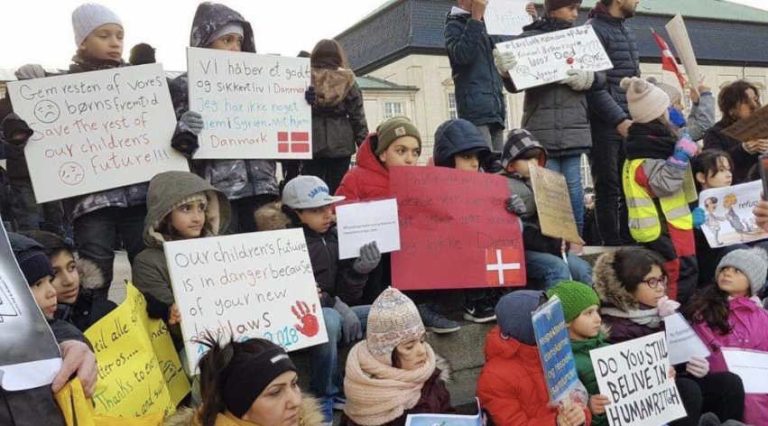 رسائل تهديد مفاجئة تصل أطفالاً سوريين في الدنمارك