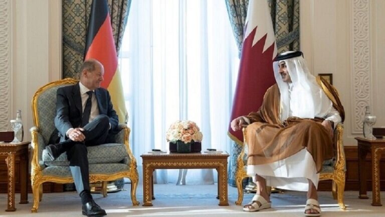 شولتس يبحث مع أمير قطر قضايا الاقتصاد والطاقة