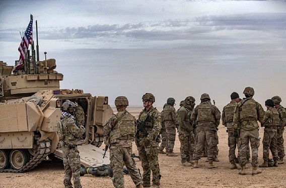 صواريخ تستهدف مساكن القوات الأميركية بحقل “العمر” شرقي سوريا