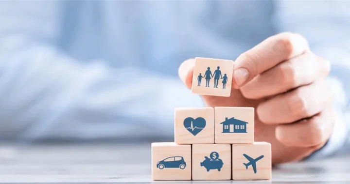 ماذا وراء صراع وزير الاقتصاد وشركات التأمين؟