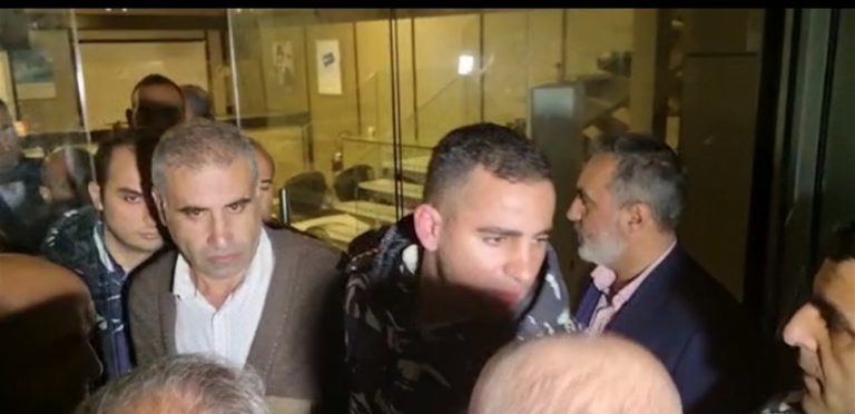 وفاة والد الموقوف وليد الحجار مقتحم بنك الاعتماد