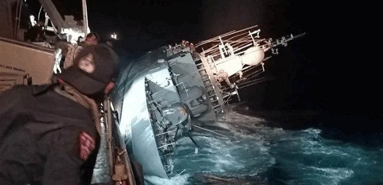 غرق سفينة تايلاندية.. و12 ساعة من البحث المتواصل