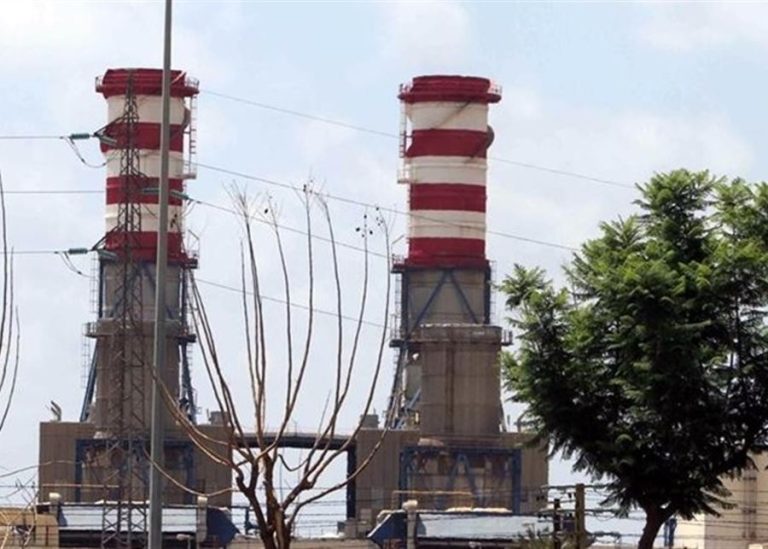 وصول باخرتين محملتين بالغاز اويل الى معمل الزهراني