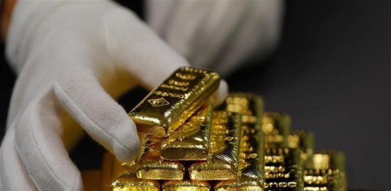 أسعار الذهب تتجه نحو تسجيل خسارة سنوية ثانية على التوالي