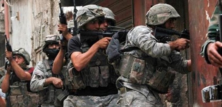 مداهمة في القصير الحدودية وتوقيف مطلوبين