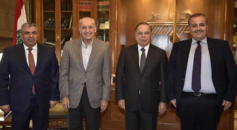 بري بحث شؤوناً محلية ونقابية