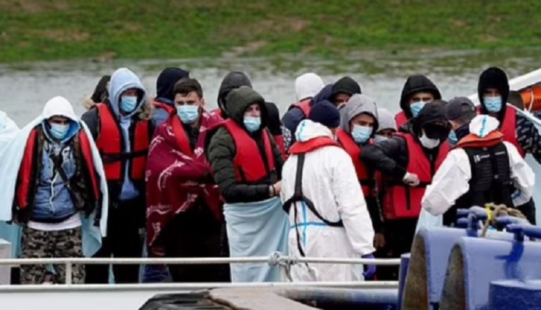 القضاء البريطاني يطرد مهاجرين إلى رواندا