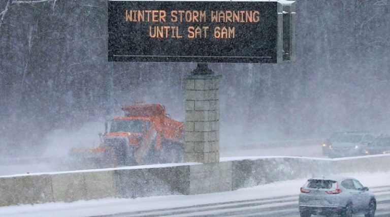 بالفيديو: مصرع 19 شخصاً بالعاصفة الثلجية في أميركا