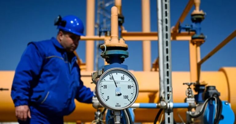 موسكو ترد على تسقيف أسعار النفط الروسي: “لن نبيع”