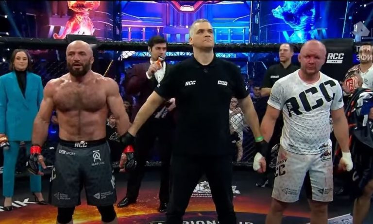 المقاتل الروسي إسماعيلوف يشوه وجه مواطنه شليمينكو