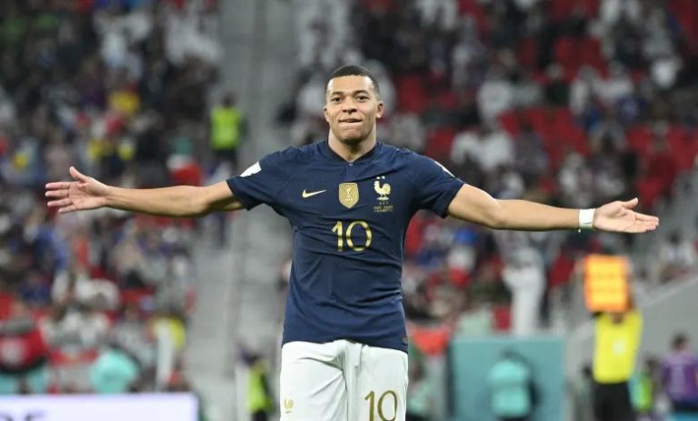 ريال مدريد يصدم جمهوره بشأن مبابي