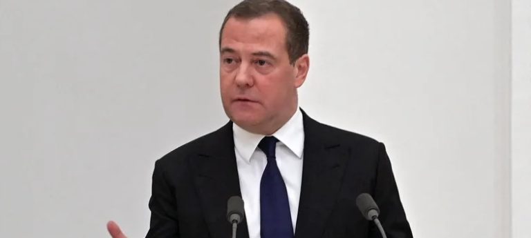 مدفيديف: روسيا تكثف إنتاج أقوى وسائل التدمير