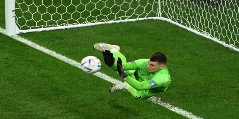 هل يكون ليفاكوفيتش بديلاً لنوير في بايرن ميونخ؟