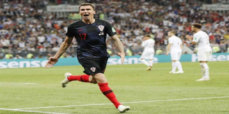 لاعب سابق شهير تلقى بطاقة حمراء في مباراة الارجنتين وكرواتيا