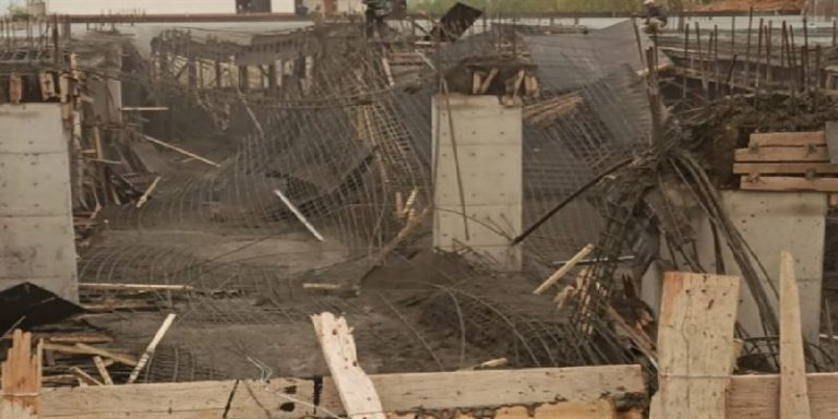 انهيار سقف قيد الإنشاء في بحنين.. هل من إصابات؟