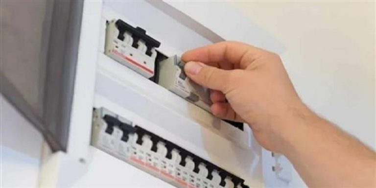 اشتراكات الكهرباء مدولرة بلا رادع