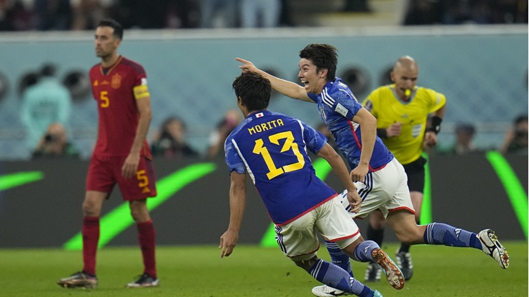 قائد منتخب إسبانيا يرد على أنباء تعمد “لاروخا” الخسارة أمام اليابان