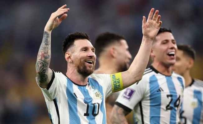 نهاية مجنونة لمونديال قطر.. كأس العالم تخضع للارجنتين وملكها ليونيل ميسي