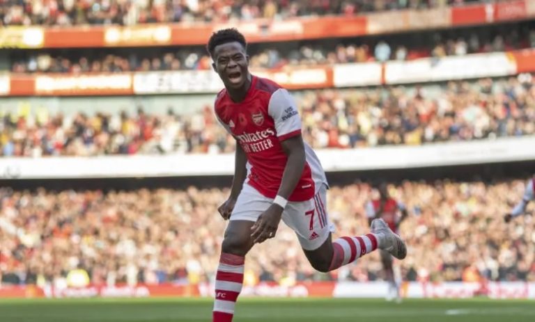 الارسنال يخطط لتجديد عقد نجمه ساكا