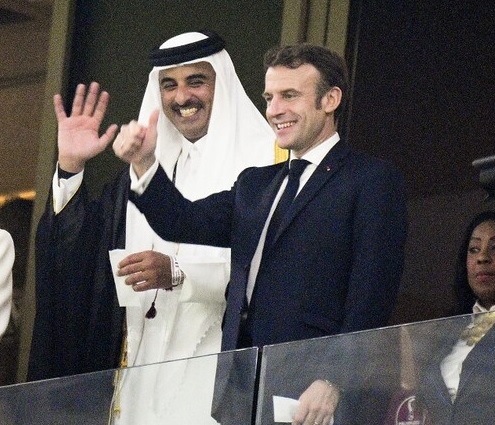 بالفيديو.. تفاعل ماكرون مع ابرز لقطات نهائي مونديال قطر