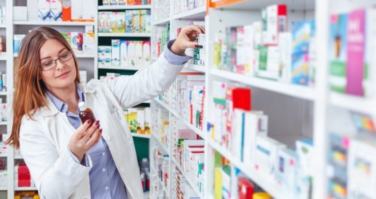 متمّمات غذائيّة للأطفال منتهية الصلاحية في الصيدليات