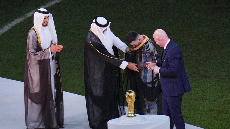 بالفيديو..كيف تفاعل الأرجنتينيون مع البشت الخليجي في بلادهم؟