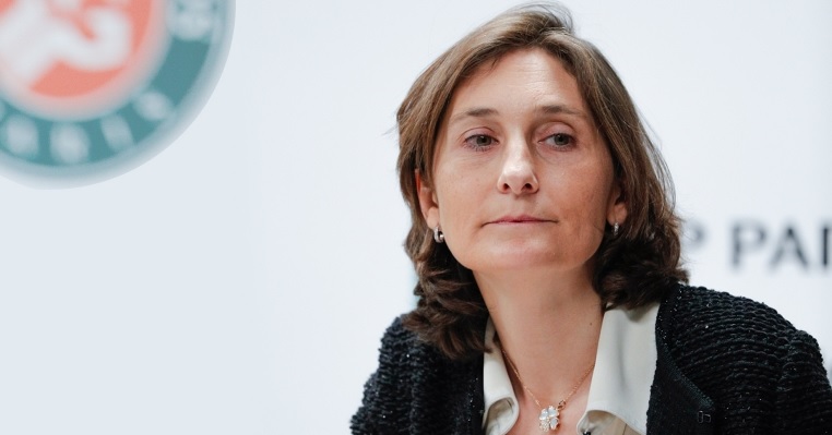 وزيرة فرنسية: منتخب الأرجنتين مثير للشفقة.. ومارتينيز “سوقي”