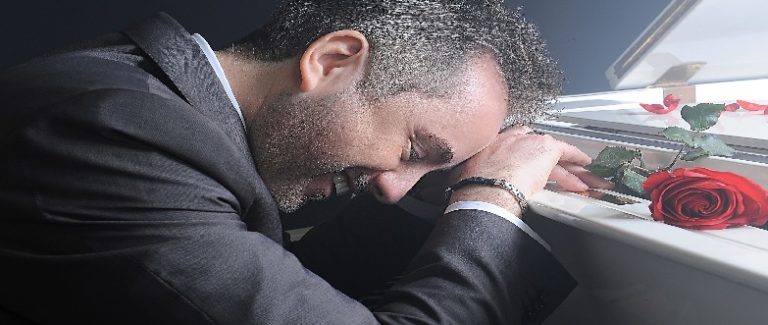 في أول ظهور لهما بعد الزواج.. مروان خوري وزوجته يحتفلان بـ”CHRISTMAS” (فيديو)