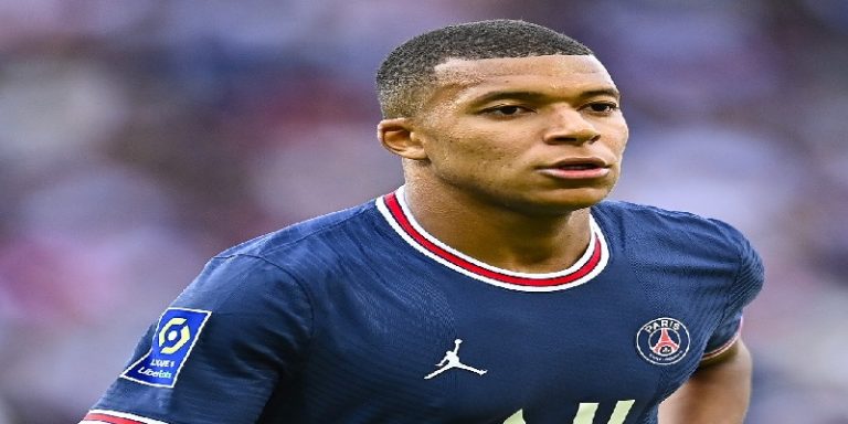 مبابي يحدد 3 شروط للبقاء في باريس سان جيرمان