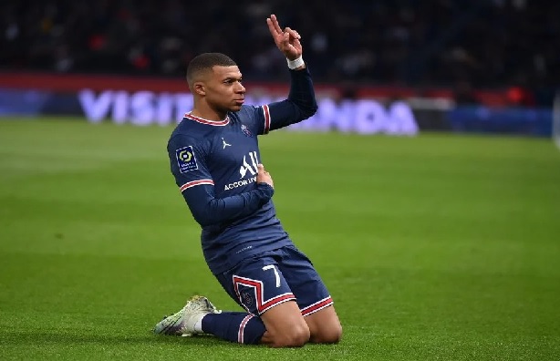 مفاجأة ضخمة.. مبابي على رادار برشلونة