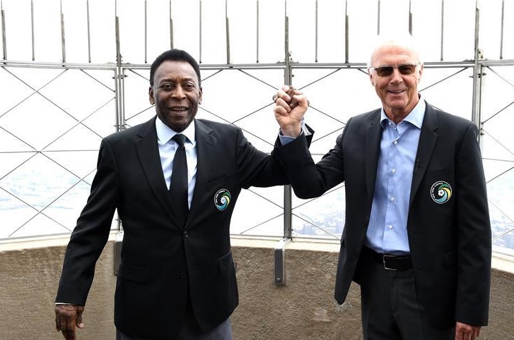 بكلمات مؤثرة..بكنباور ينعى صديقه بيليه