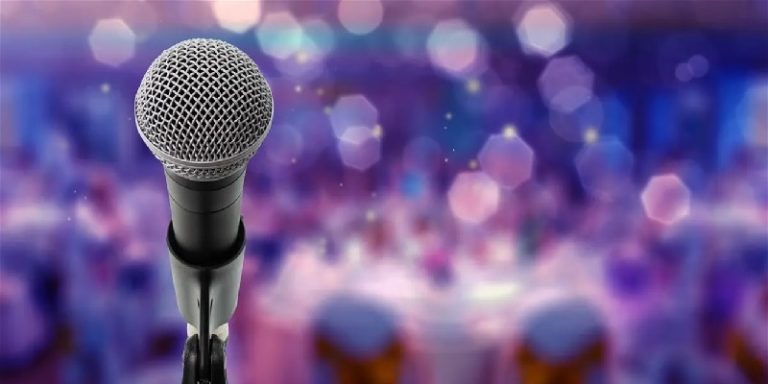 “لقى الطبطبة”.. مطرب شهير يفاجيء جمهوره بعقد قرانه (فيديو)