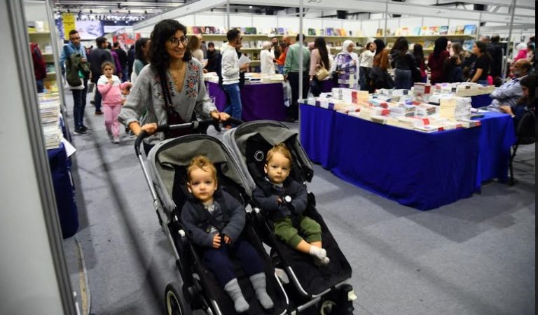 26 ندوة وأكثر من 200 توقيع وعشرة آلاف طالب.. قرأوا بتوقيت بيروت