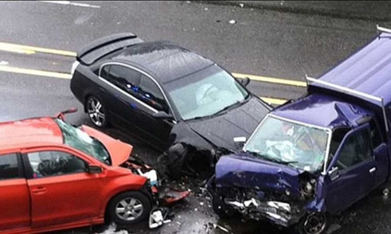 قتيل بحادث سير على أوتوستراد الغازية