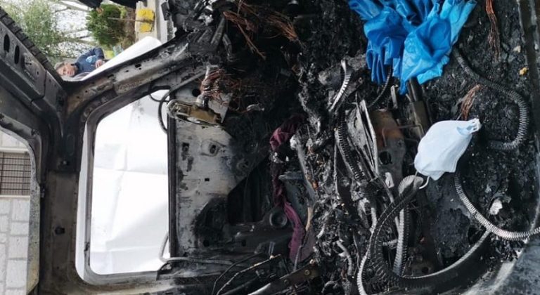 بالفيديو والصور: وفاة سيدة بحريق داخل سيارتها