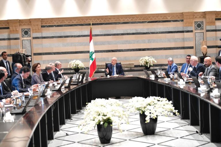 بالصور.. انعقاد جلسة لمجلس الوزراء برئاسة ميقاتي