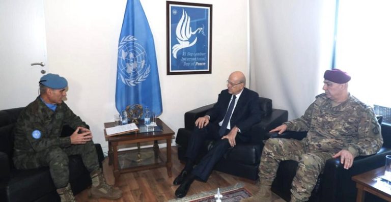 ميقاتي وقائد الجيش في الناقورة