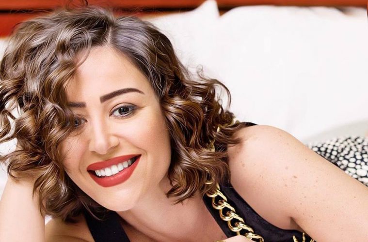 تأجيل “ساعة الحظ”.. هل من مشكلة جديدة تواجه منة شلبي؟