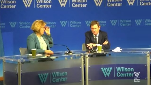 “المنجّم الأميركي” يتحدث عن “سيناريوهات كارثيّة”.. ولا موعد لـ”بابا نويل”!