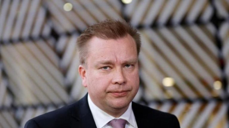 وزير الدفاع الفنلندي يبحث انضمام بلاده إلى “الناتو”