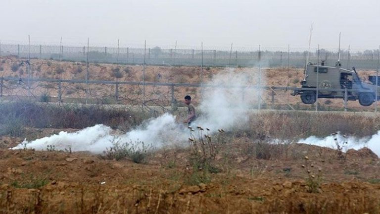 الاحتلال يعتقل ثلاثة شبان فلسطينيين