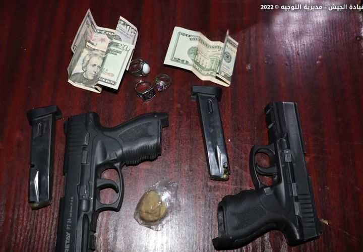 توقيف شخصين في منطقة الميناء- طرابلس(صور)