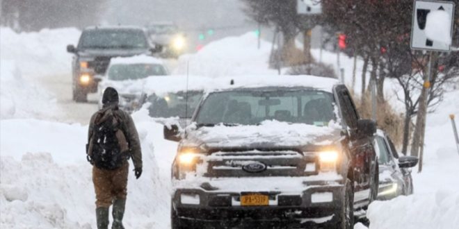 بالفيديو.. عاصفة في كاليفورنيا تقطع الكهرباء عن آلاف المنازل