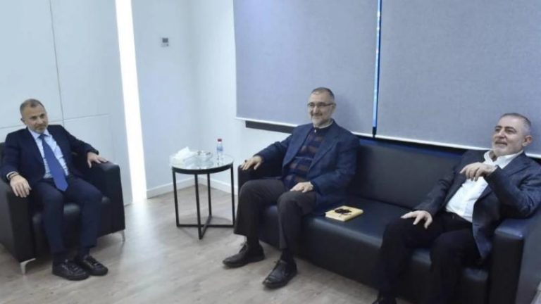 بين كليمنصو وميرنا الشالوحي: المعنى في قلب الصورة!